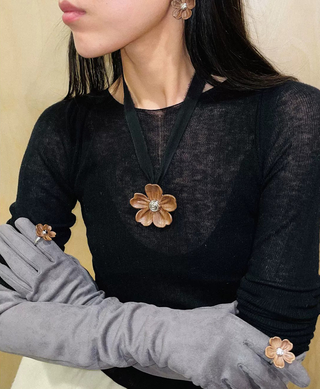 USELESS OBJECTS Wood Bloom Wooden Flower Ribbon Large Necklace