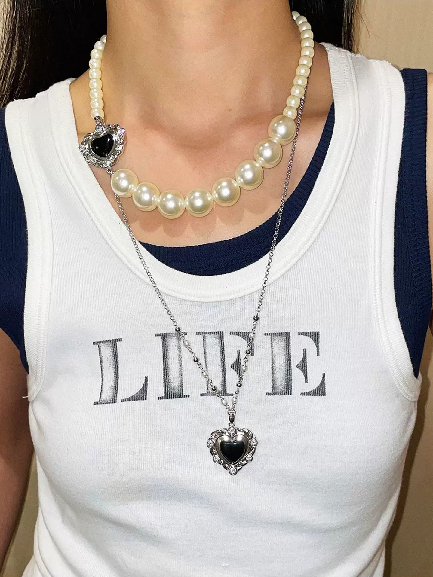 USELESS OBJECTS Uheart Large Pearl Necklace with Heart