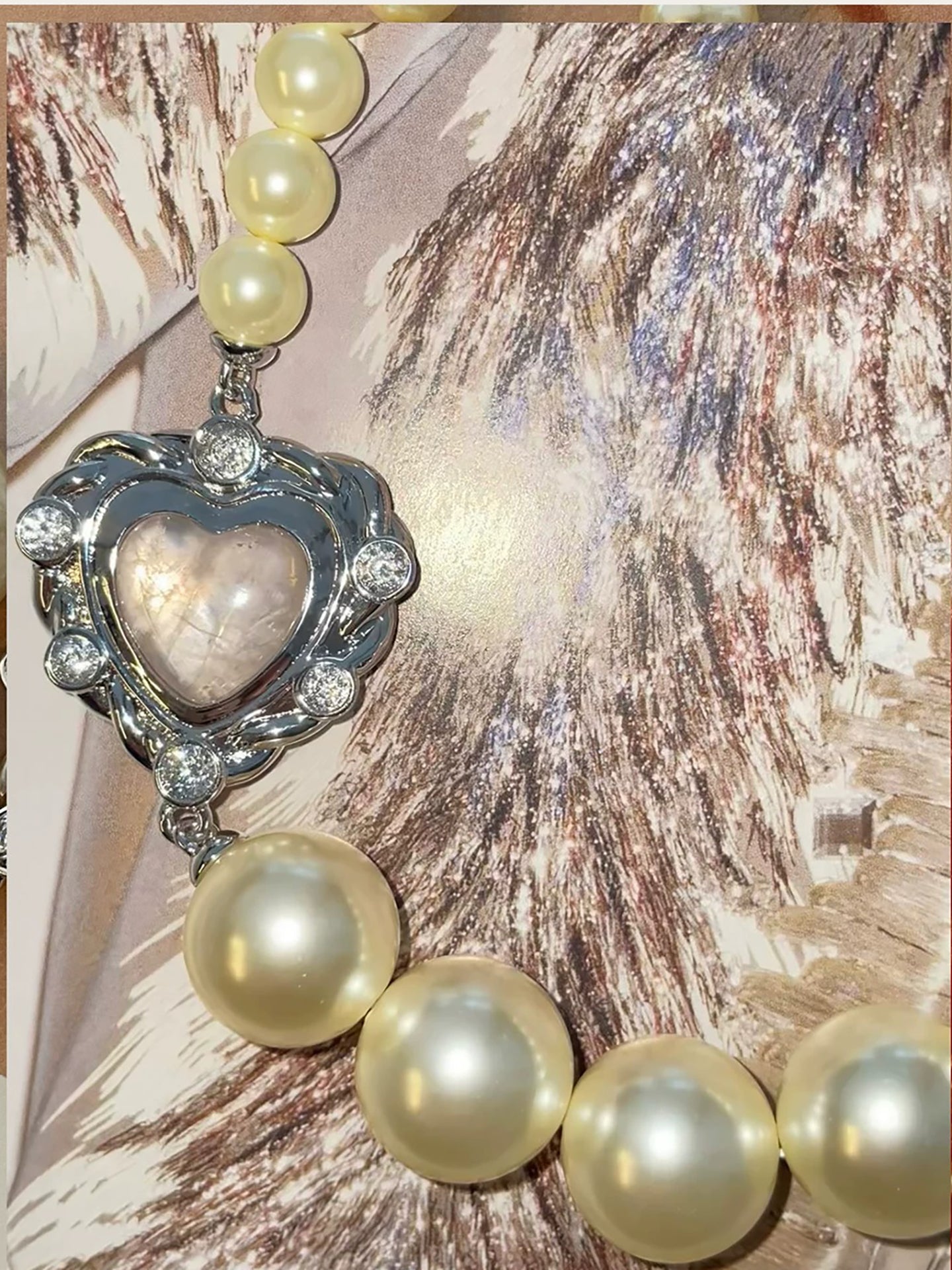 USELESS OBJECTS Uheart Large Pearl Necklace with Heart